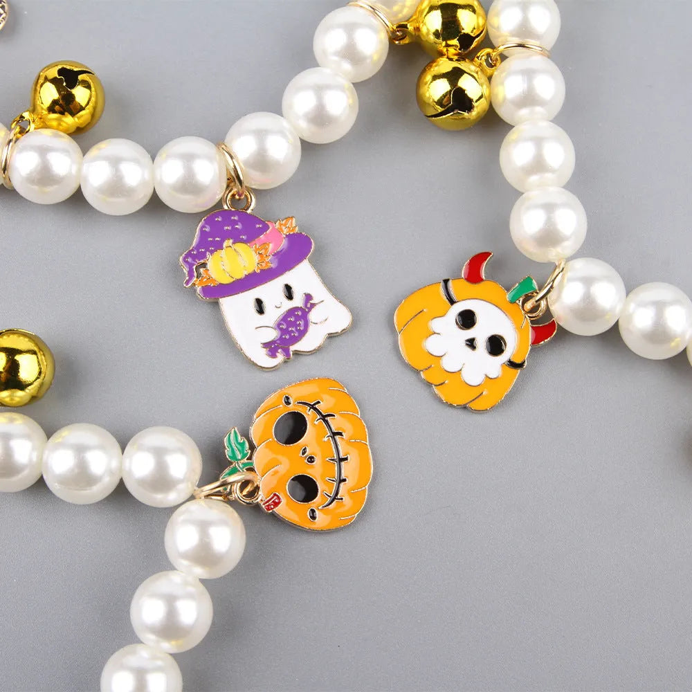 Halloween cat collar decoration with simulated pearl necklace in pumpkin-themed colours
