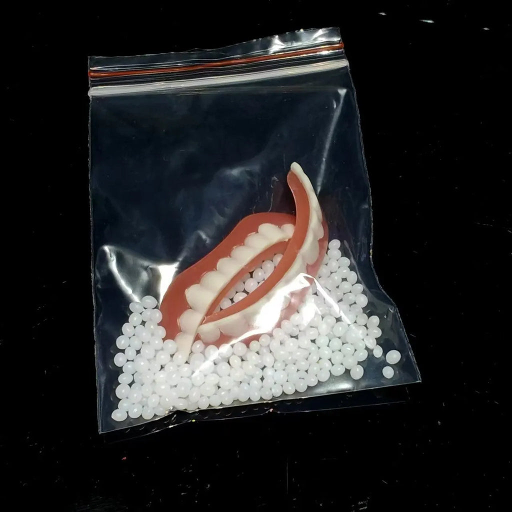 Silicone simulation smile dentures with upper and lower teeth for dental student practice
