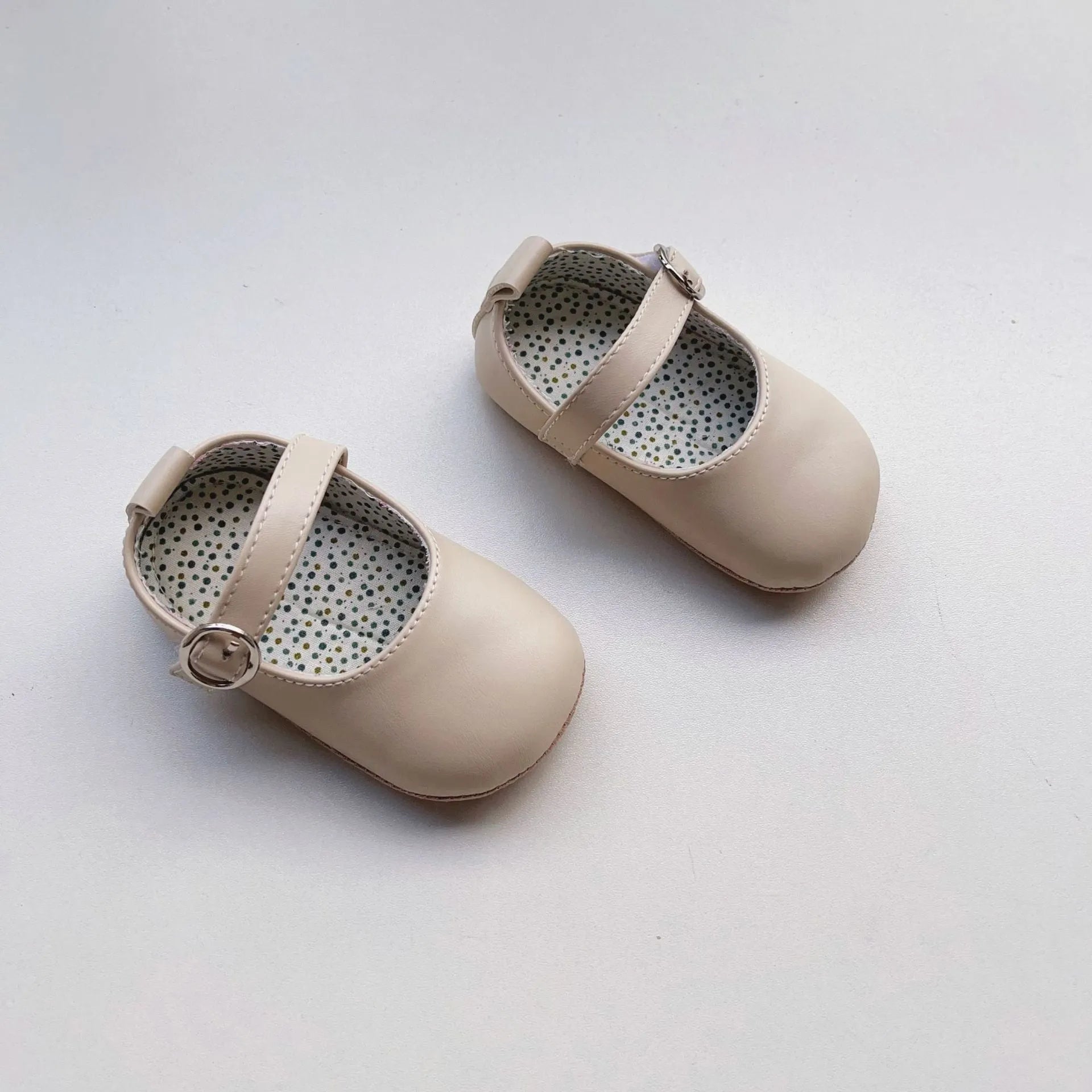 Baby girl toddler shoes with Velcro closure in light purple artificial PU leather, low-top design