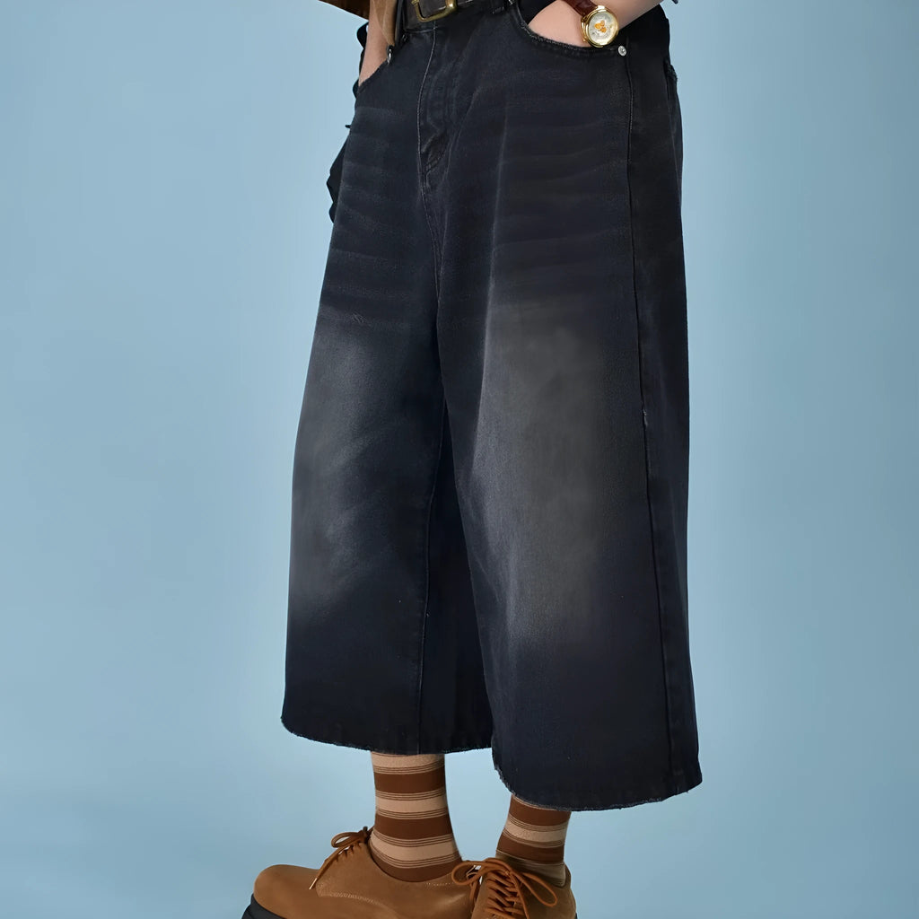 Men's loose straight cut jeans shorts in true ran denim fabric for summer wear