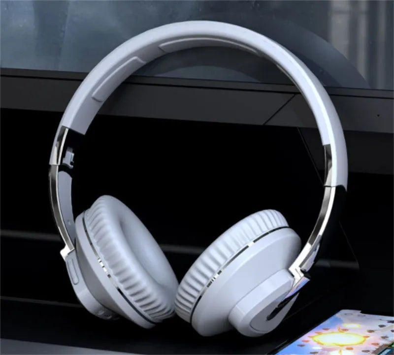 Wireless Bluetooth over-ear gaming headset in black, white, blue or khaki colours with AUX cable