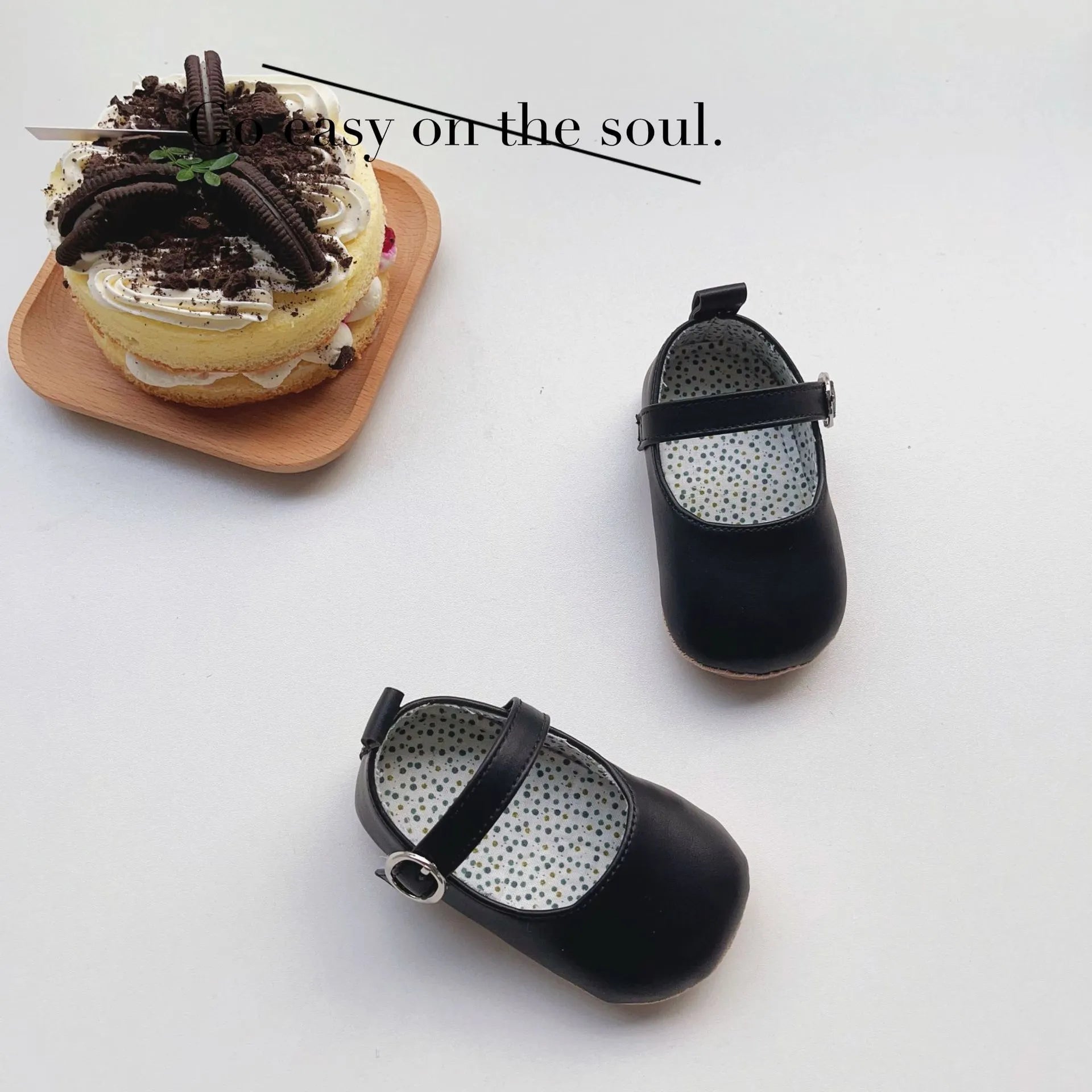 Baby girl toddler shoes with Velcro closure in light purple artificial PU leather, low-top design
