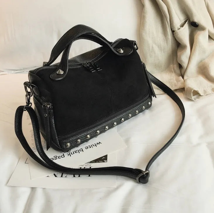 Soft PU leather women's tote shoulder bag showing large capacity and zipper closure