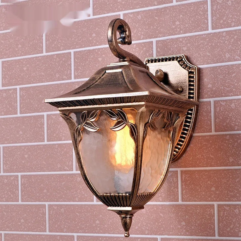 European-style antique outdoor wall lamp in aluminium, IP55, black or bronze finish, for balcony or corridor