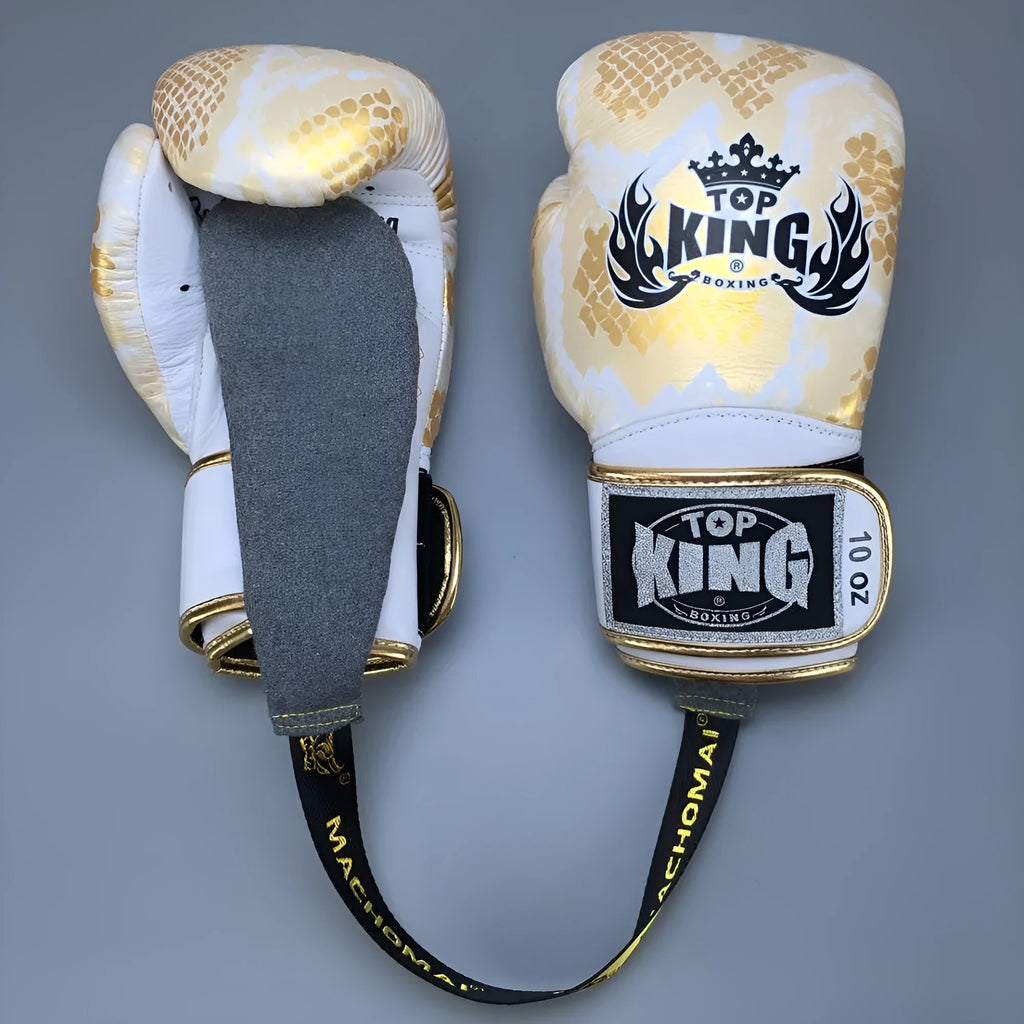 Moistureproof storage bag for boxing gloves with flannelette lining and absorbent pad in lavender scent