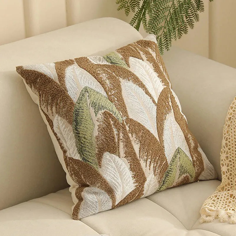Yarn-dyed jacquard floral pillow cover on a sofa, 45x45cm, in a Nordic retro style.