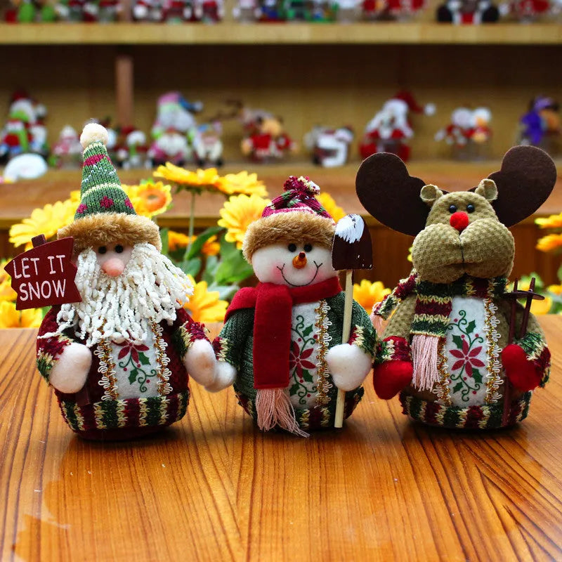Red, green and white flannel snowman Christmas wall hanging decoration measuring 18x13cm
