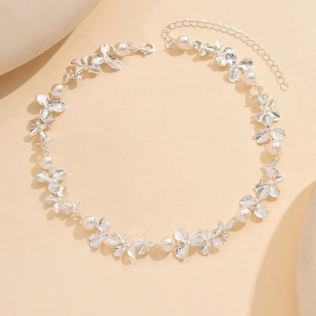 Bright silver flower pearl curved needle necklace on alloy clavicle chain, geometric pendant, vacation style