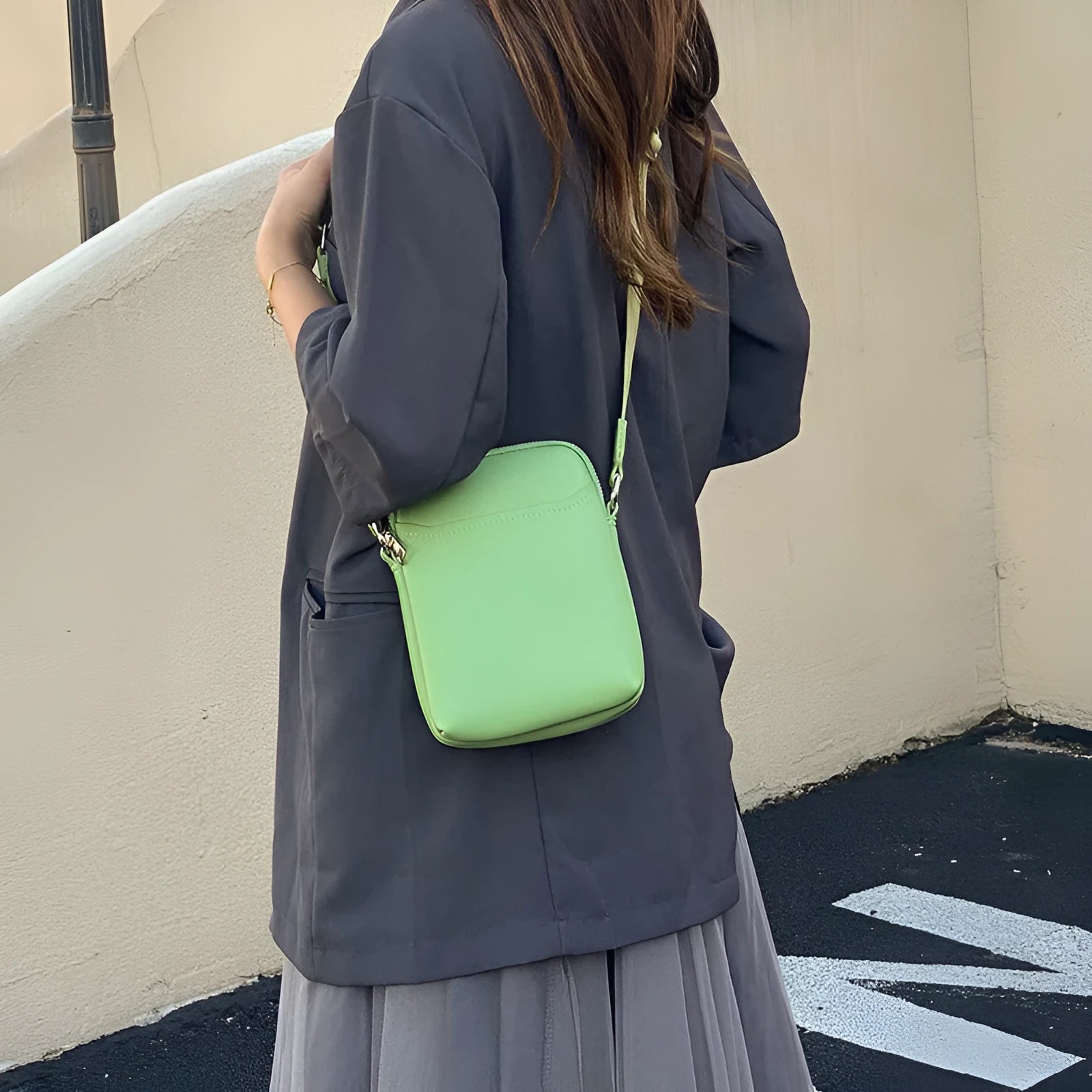 Solid colour small crossbody shoulder bag for women with mobile phone compartment
