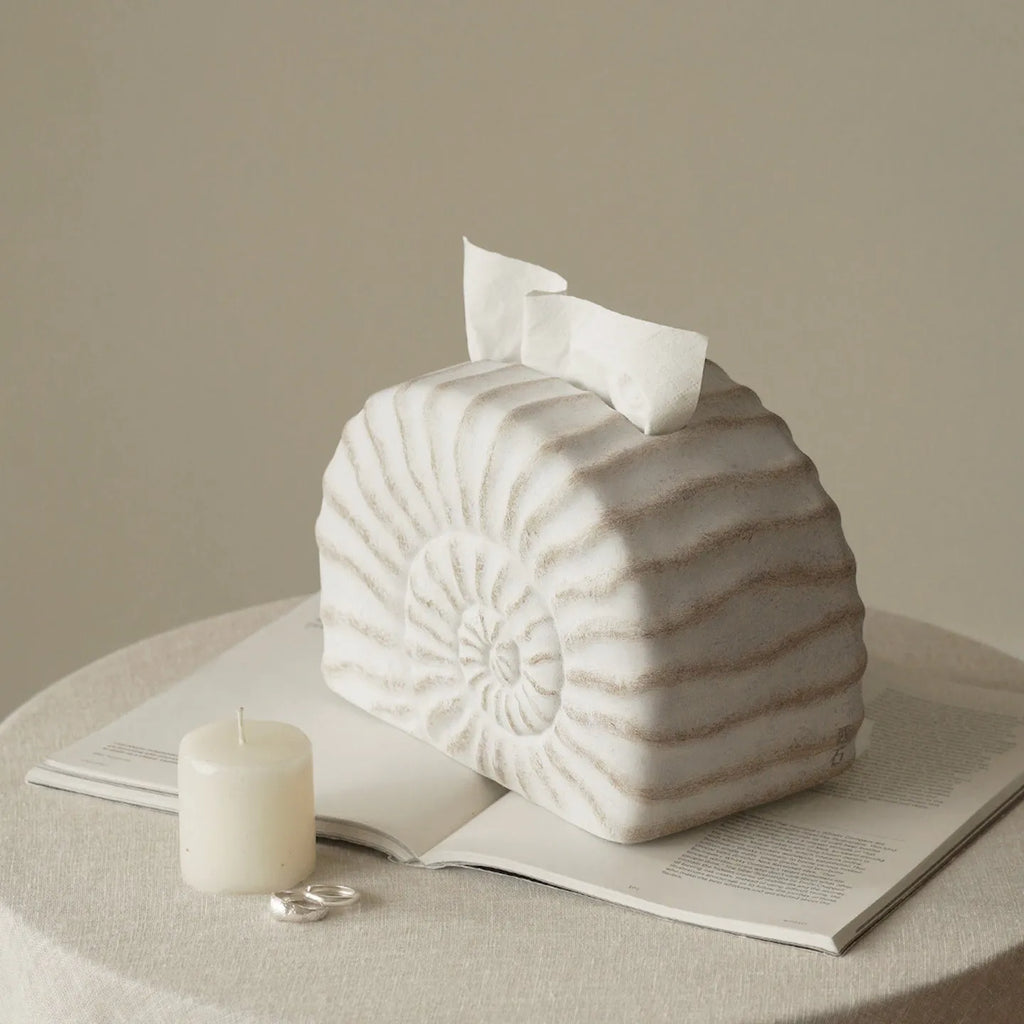 Conch ramble patterned resin tissue box with modern design
