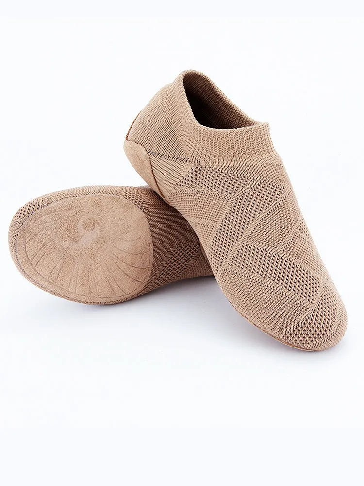 Camel-coloured Latin dance shoes with cotton mesh upper and leather sole in simple solid colour printing