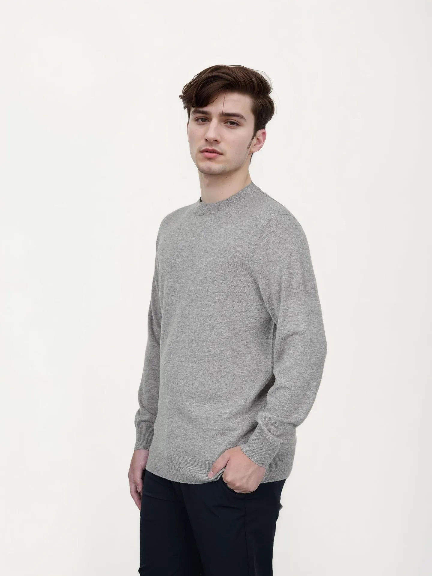 Men's standard wool pullover sweater in regular fit for autumn and winter daily wear
