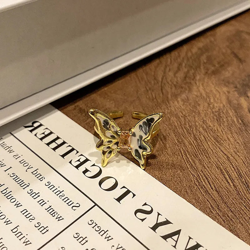 Chinese butterfly design women's ring in polished copper with oil drip texture