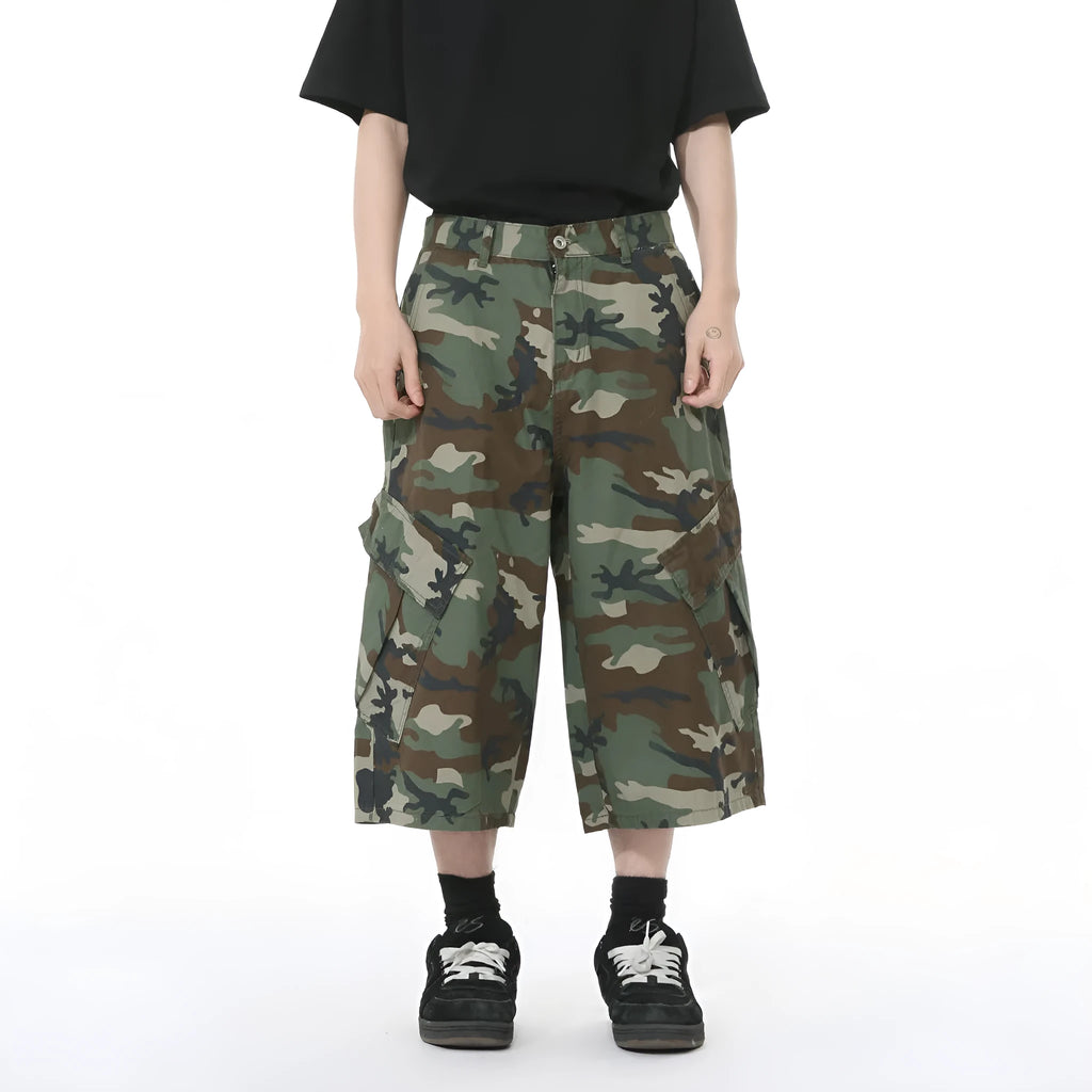 Men's cotton camouflage wide leg jeans with American side stitching and large pockets