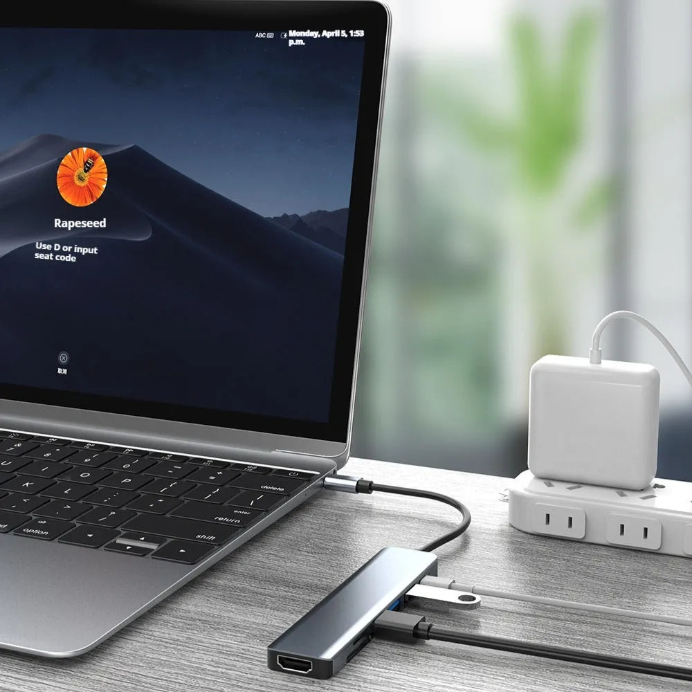 USB expander with Type-C connection and seven USB ports on 0.145 metre cable