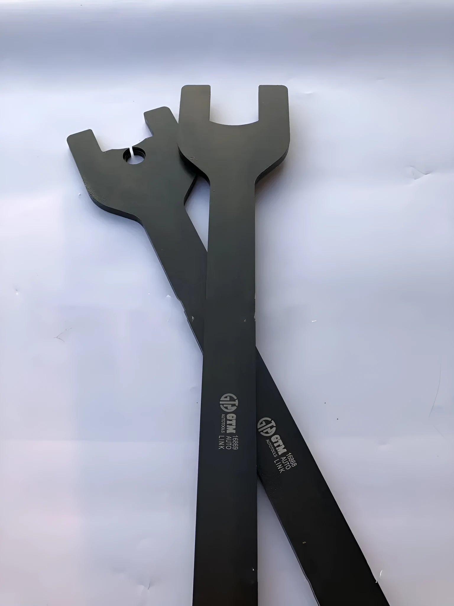 Land Rover fan support wrench set with 36mm and 40mm alloy steel spanners.