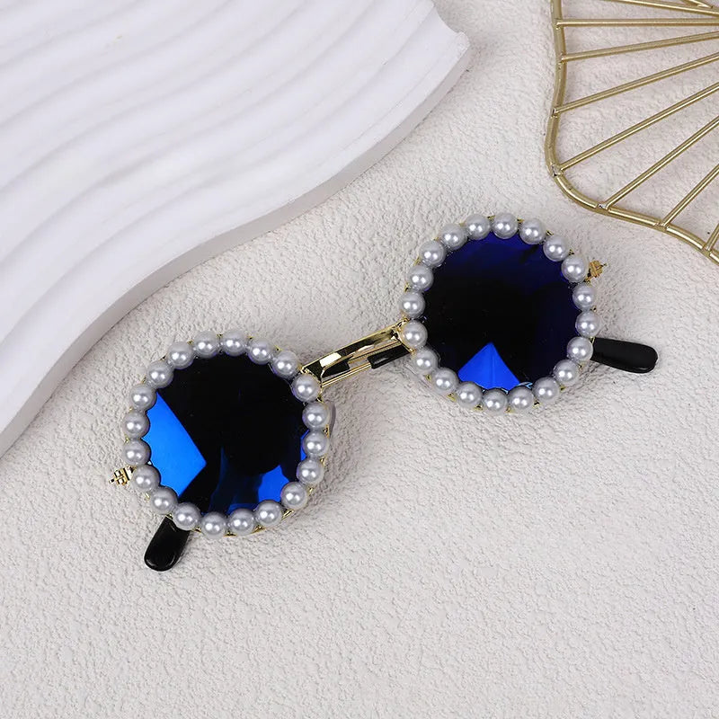 Pearl-decorated round sunglasses for cats and dogs in multiple colours and two sizes