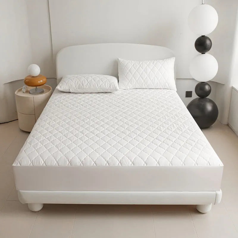 Diamond lattice quilted waterproof mattress protector three-piece set in bamboo fibre