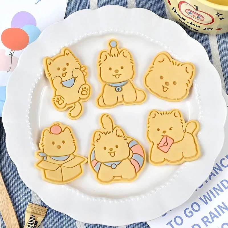 Three-dimensional plastic biscuit mould with dog cartoon designs for pressed cookies