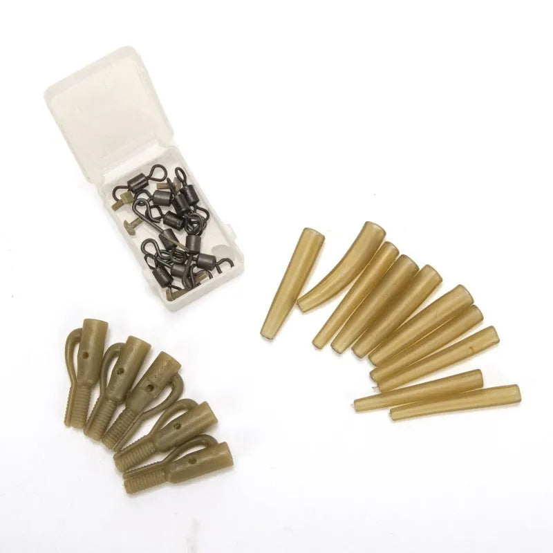 Carded set of 30 European coarse fishing accessories including screws, tubes, and rotating parts.