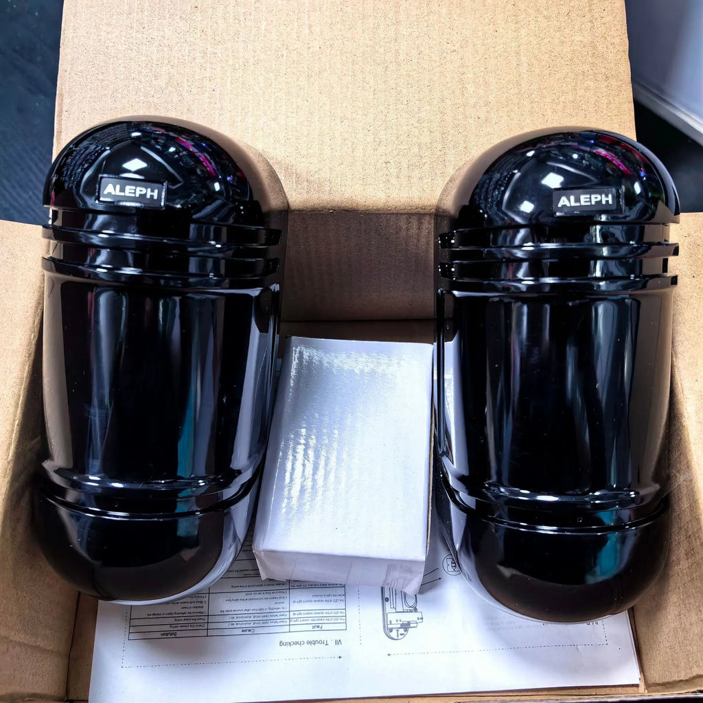Black 2-beam infrared security detector for anti-theft alarm systems