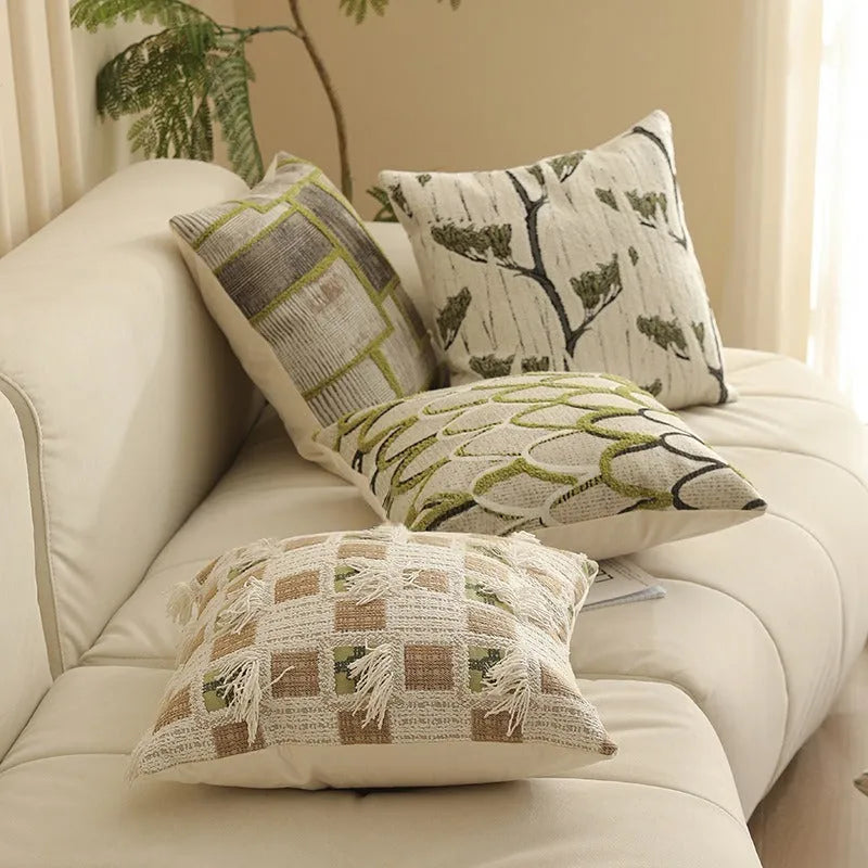 Yarn-dyed jacquard floral pillow cover on a sofa, 45x45cm, in a Nordic retro style.