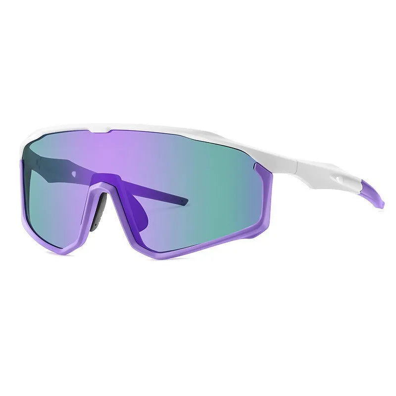 Mountaineering goggles with colourful lenses and full frame design for climbing and hiking