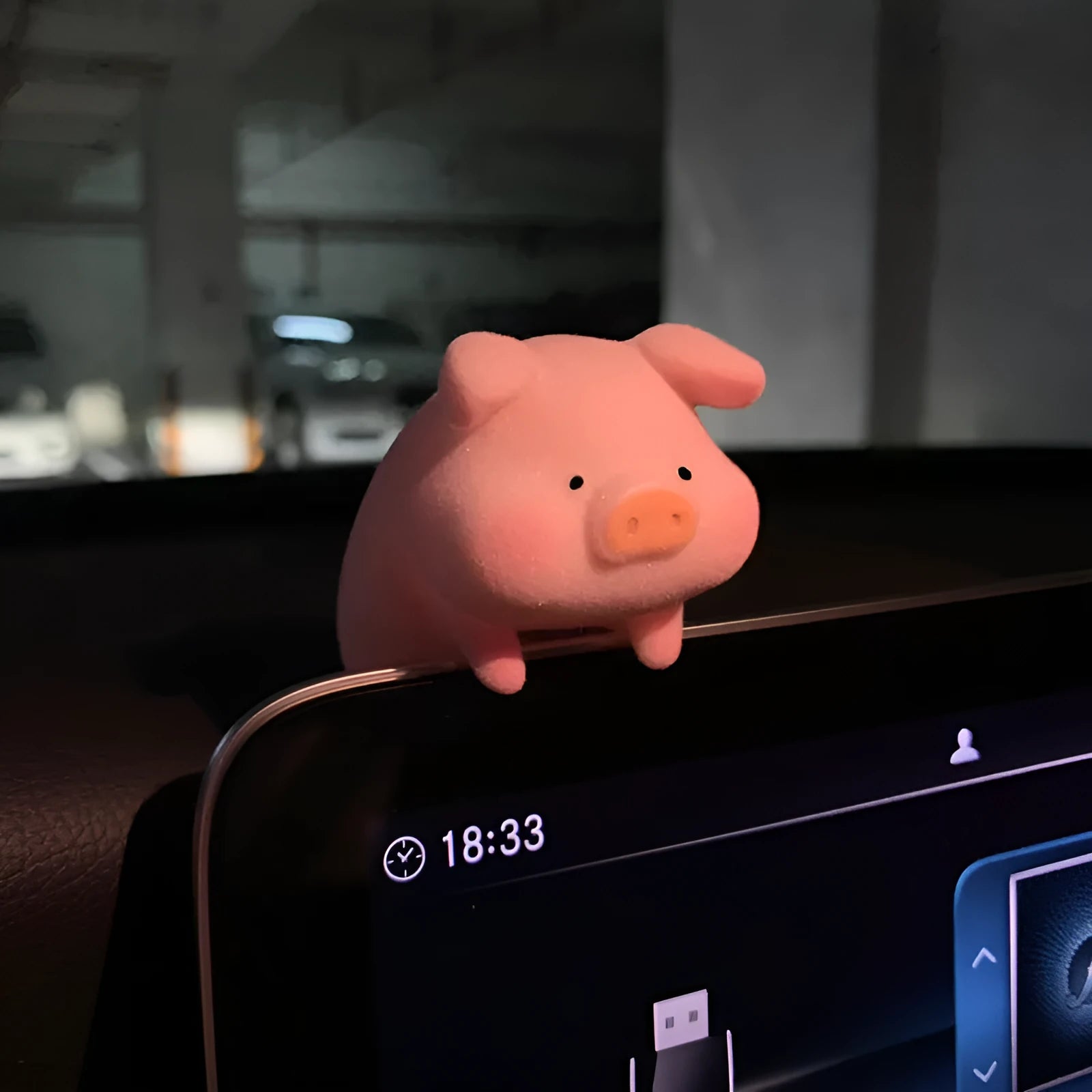 Cute cartoon pig resin figurine car dashboard decoration ornament.
