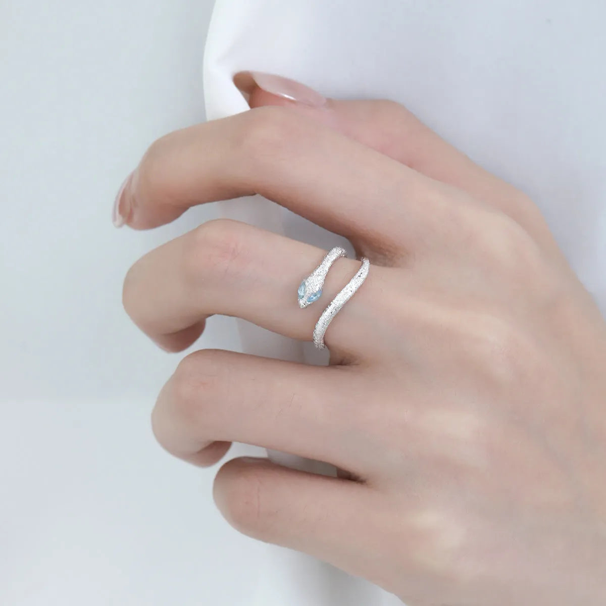 Silver snake ring with adjustable opening in platinum colour, women's animal zodiac jewellery