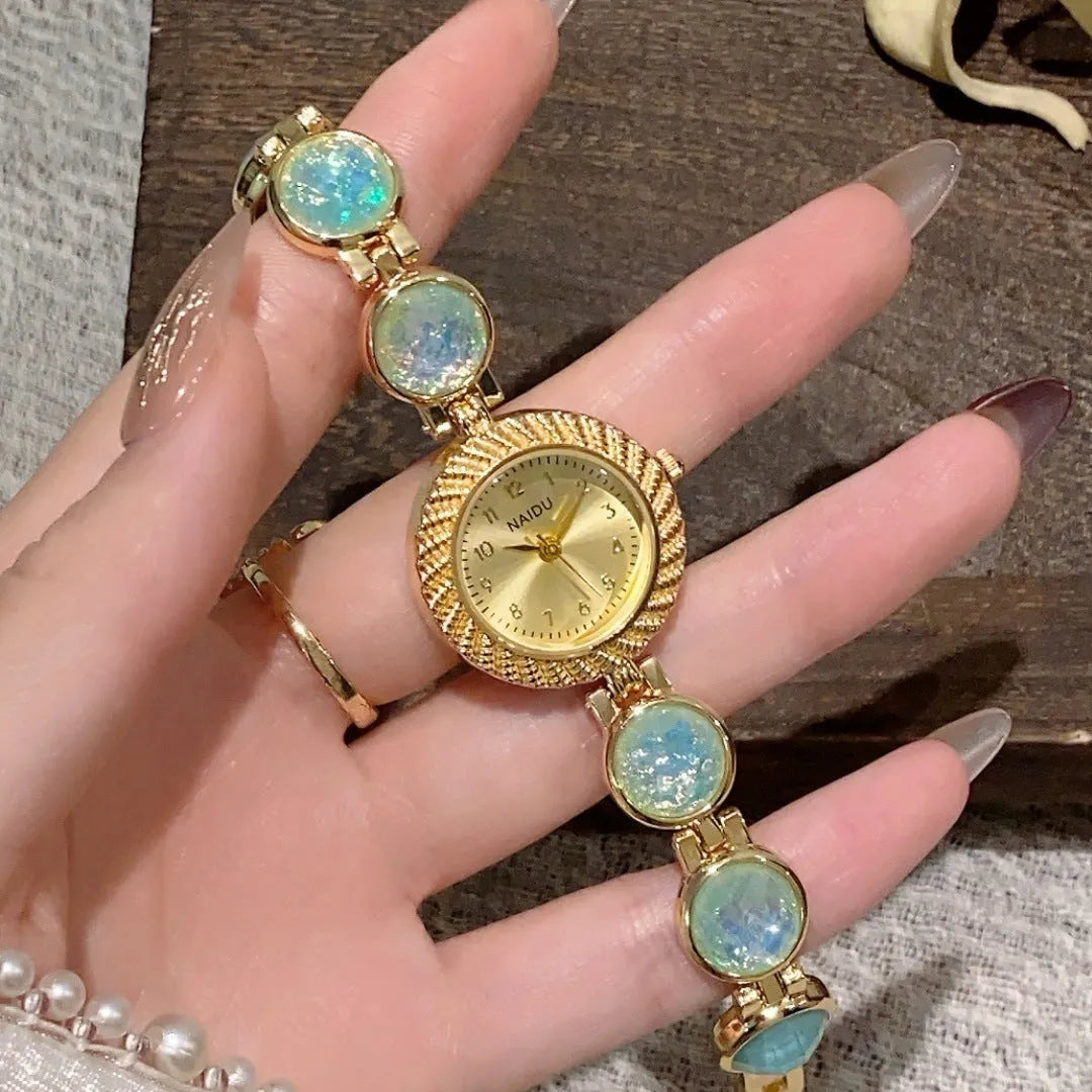 Women's quartz watch with 25mm round dial in six colour options with zinc alloy case
