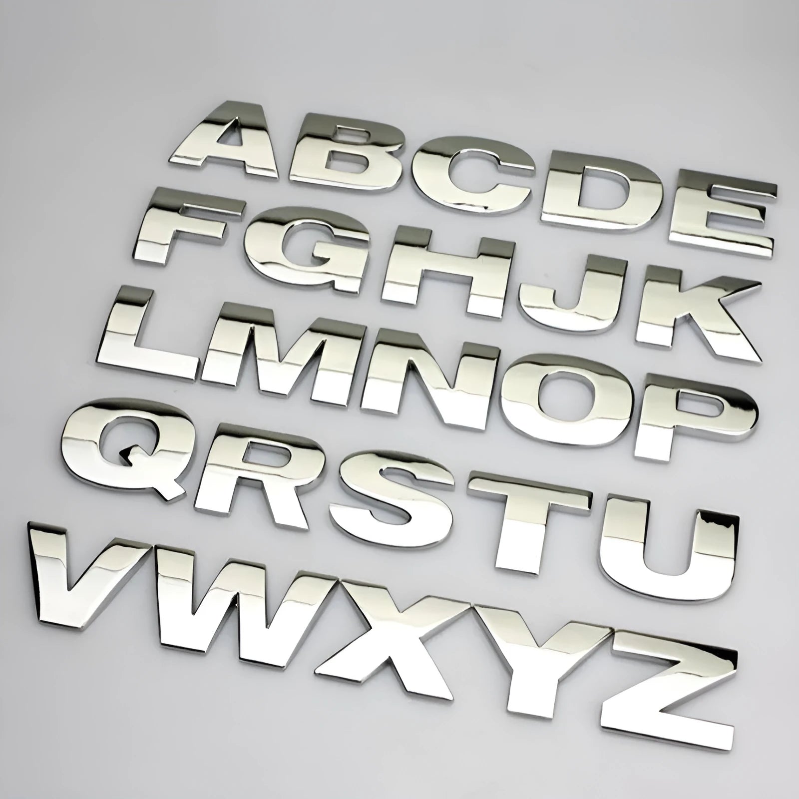 3D metal car bumper letter sticker in zinc alloy measuring 2.5cm