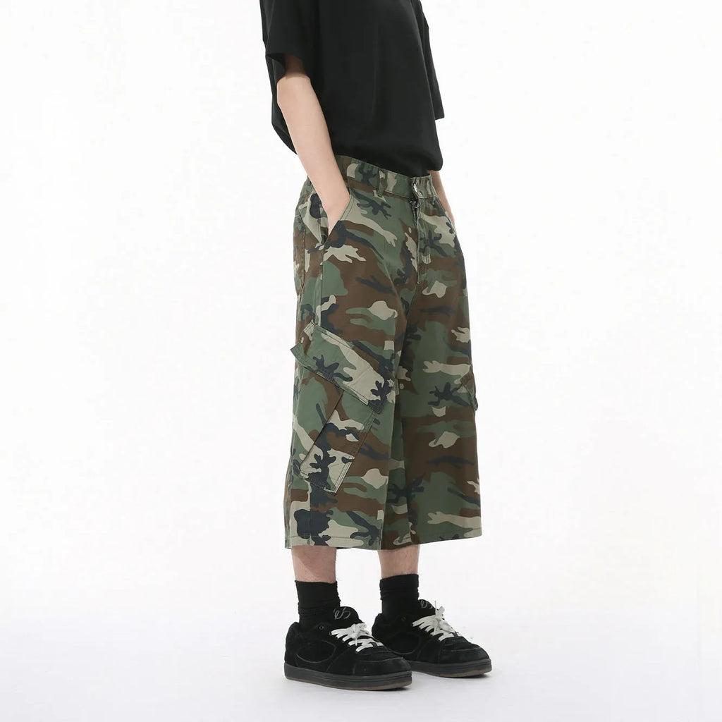 Men's cotton camouflage wide leg jeans with American side stitching and large pockets