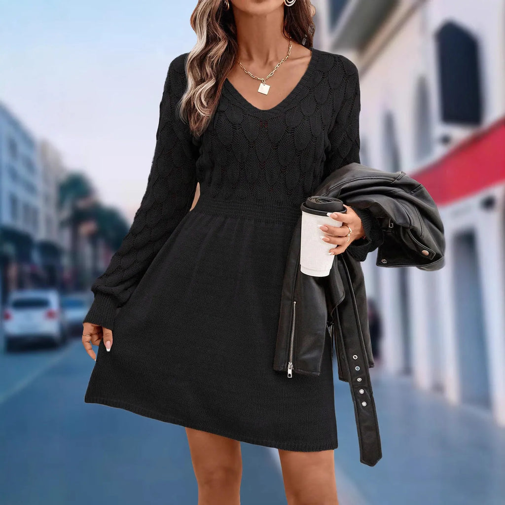 Women's artistic retro V-neck long sleeve beach dress in acrylic fabric with a 3D pattern.