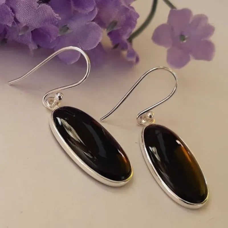 Women's geometric earrings with oval black agate pendants and electroplated 925 silver finish