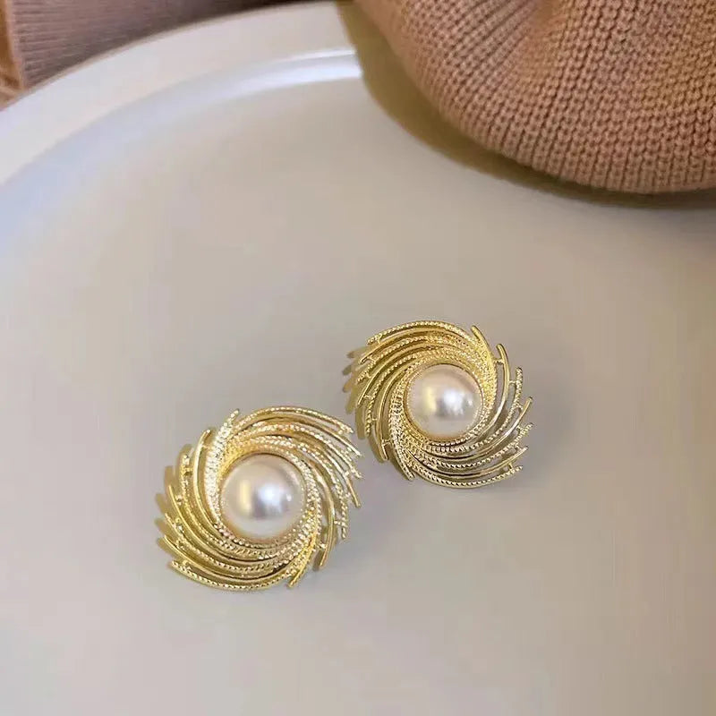 Electroplated alloy earrings with flower shape and pearl-style finish