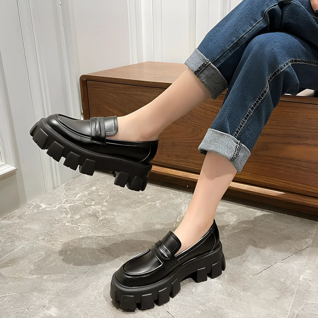 British style wide fit loafers in patent leather with rubber sole and muffin heel base