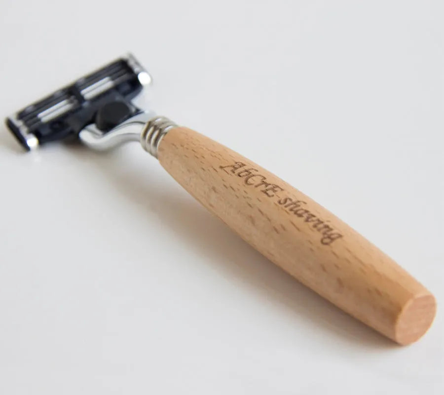 Men's shaving set with beech wood handle razor, Fe-Ni alloy holder, stainless steel soap bowl, and natural bristle brush