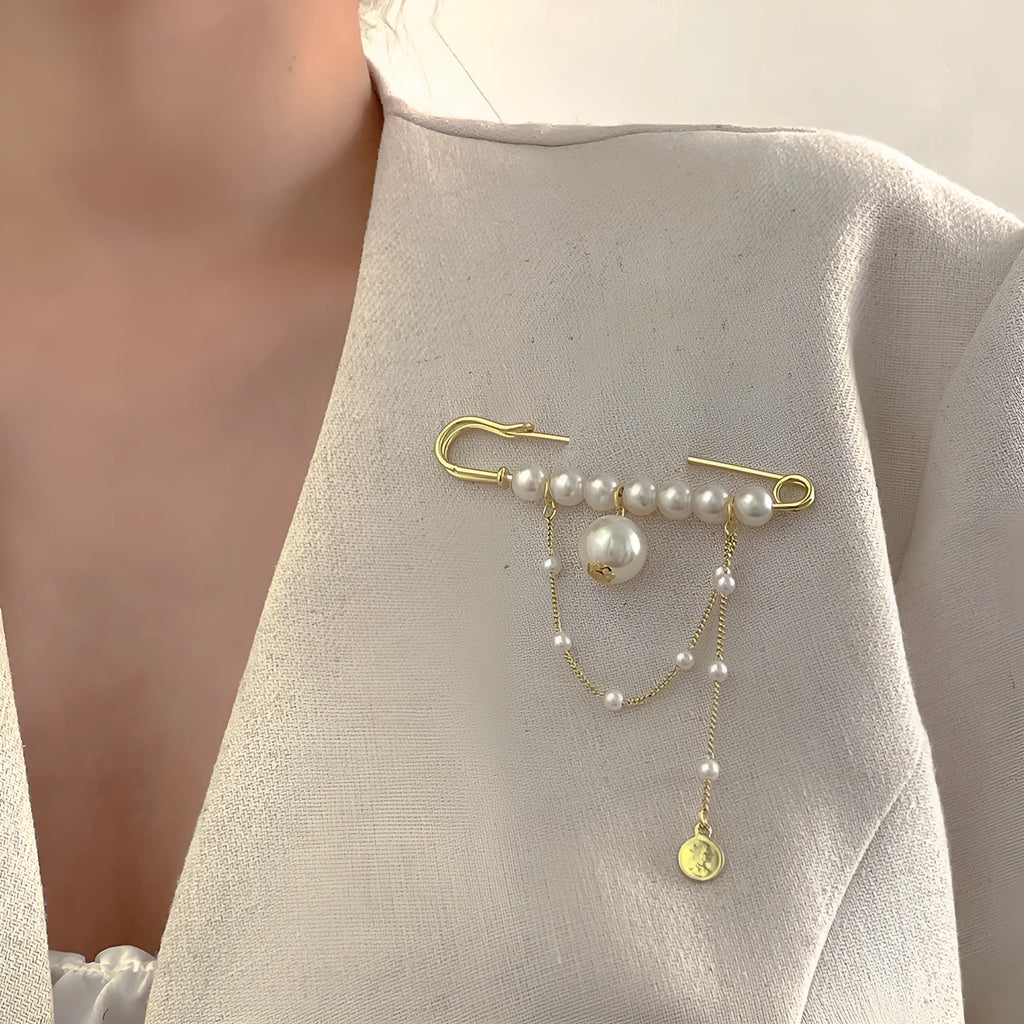 Retro all-match big stick pearl brooch with electroplated metal finish, unisex design