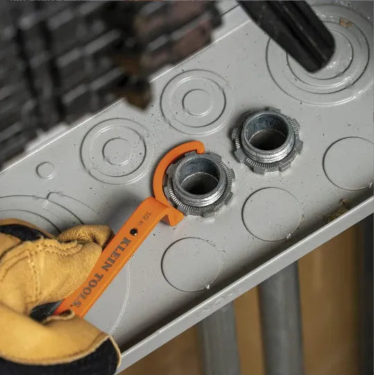 Crescent magnetic suction wrench catheter locking wrench kit three-piece set in orange, grey, and black colours