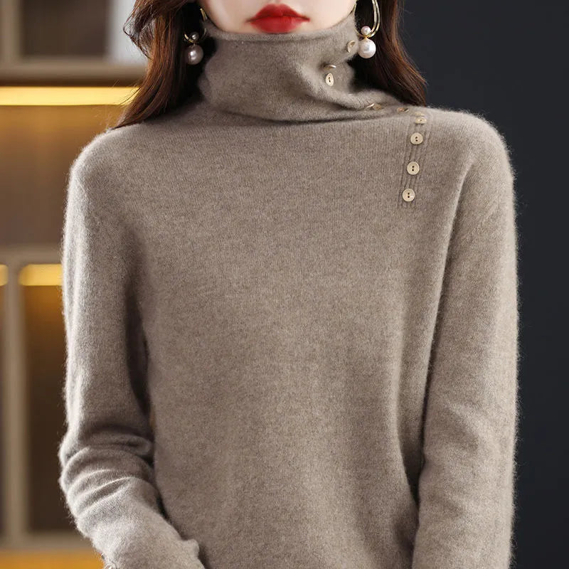 Short length slim fit knit bottoming shirt in core-spun yarn fabric showing 3D pattern details