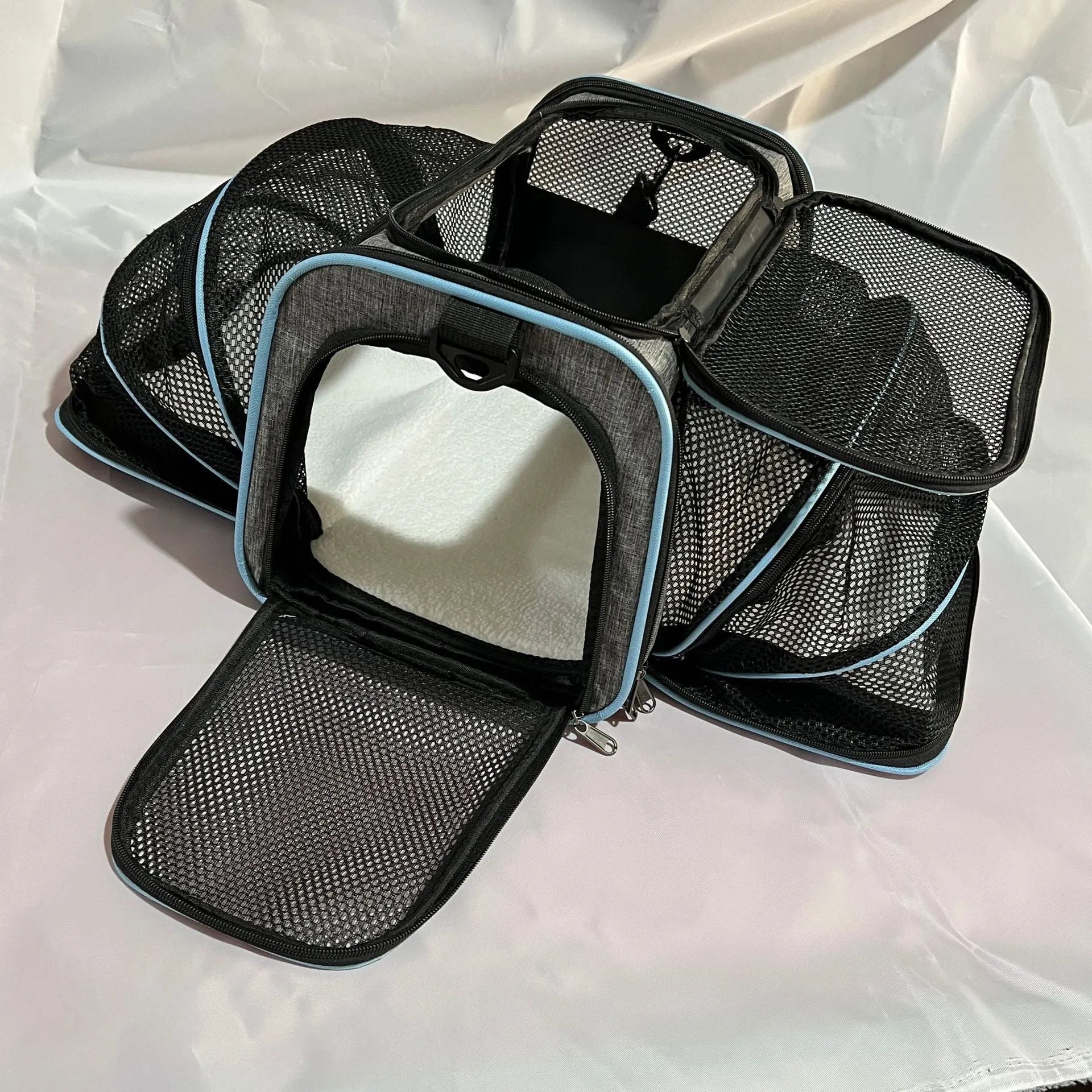 Cat carrier bag made from 600D cation fabric in solid colour with piping colour options