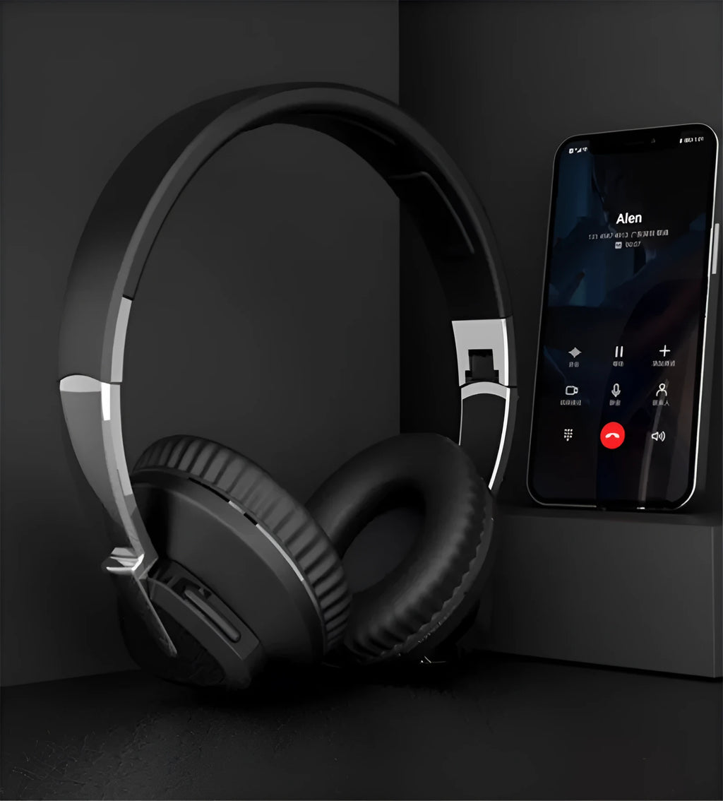 Wireless Bluetooth over-ear gaming headset in black, white, blue or khaki colours with AUX cable