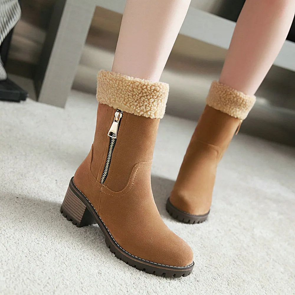 A pair of snow boots with a short plush lining and rubber insole, shown in multiple colours.