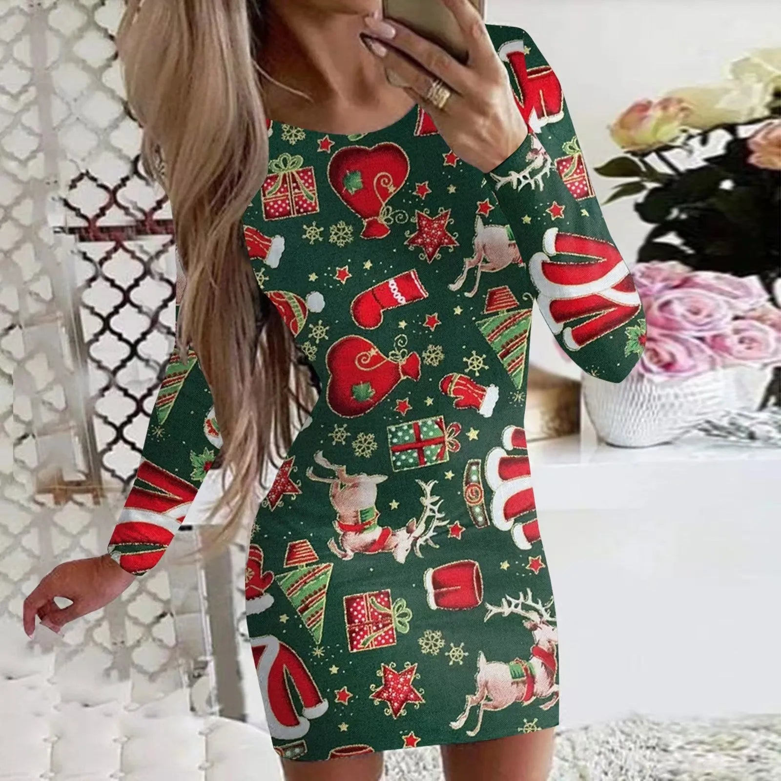 Women's tight-fitting Christmas dress with animal print and long sleeves in a floral colour.