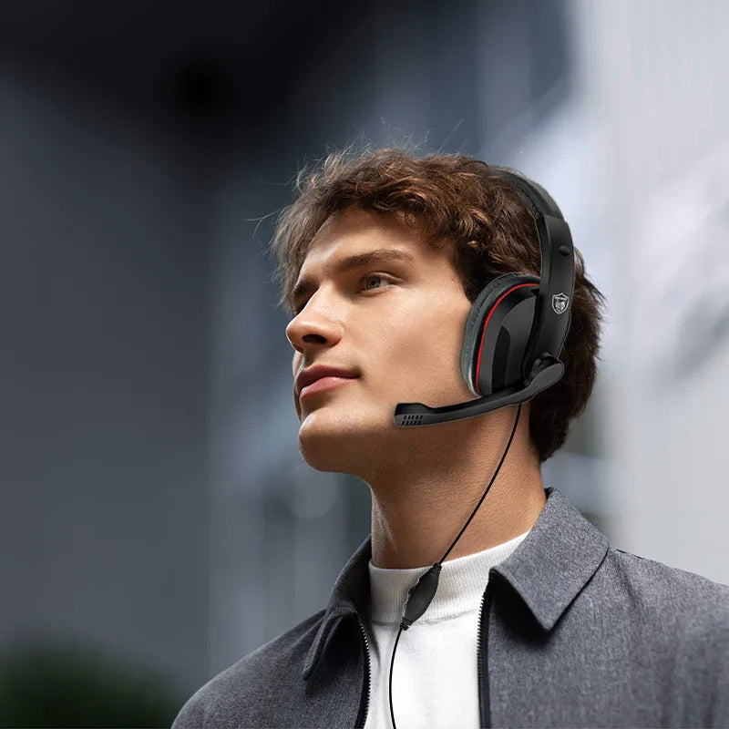 Black wired gaming computer headset with 40mm speakers and 6.3mm straight plug for heavy bass audio