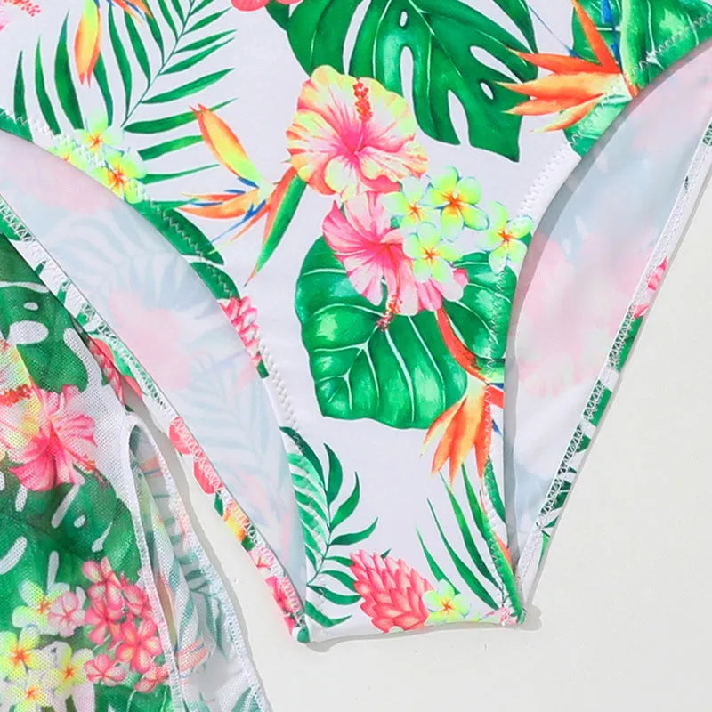 Girls' floral two-piece swimsuit in Korean-style design for swimming sports, sizes 130-160cm.