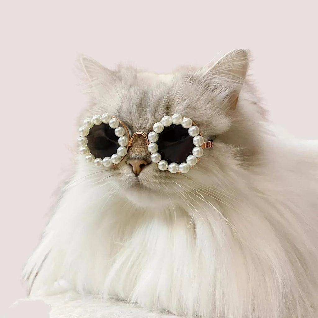 Pearl-decorated round sunglasses for cats and dogs in multiple colours and two sizes