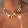 Women's gold thick chain necklace with 32cm length and 6cm pendant drop