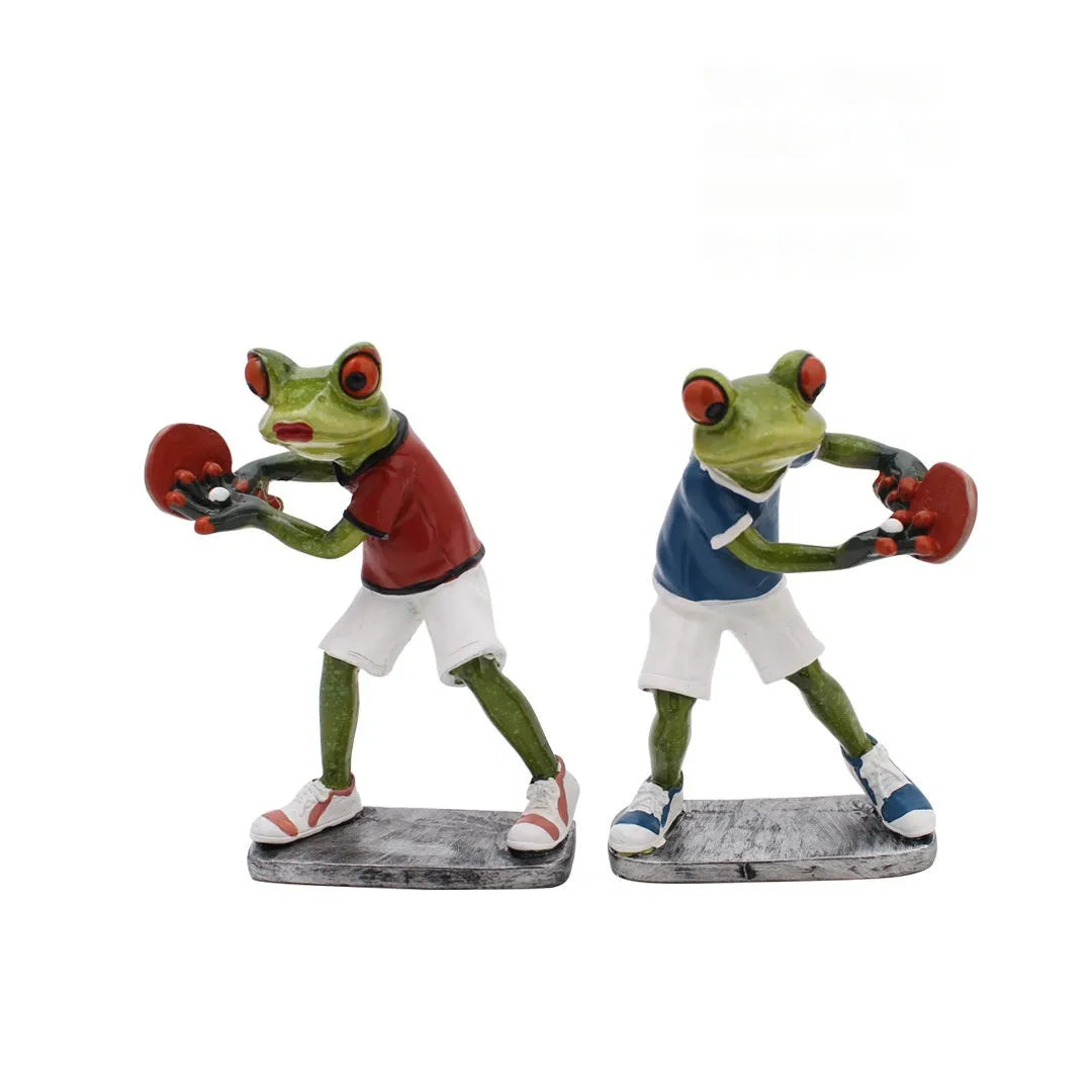 Realistic resin frog decorative ornament for home and garden display in pastoral style