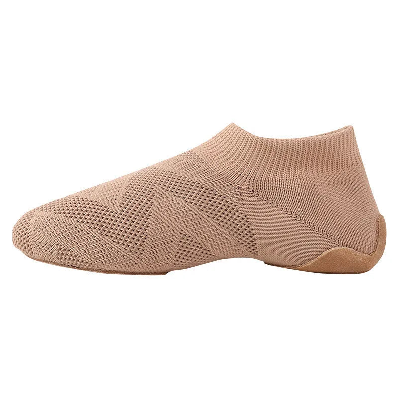 Camel-coloured Latin dance shoes with cotton mesh upper and leather sole in simple solid colour printing